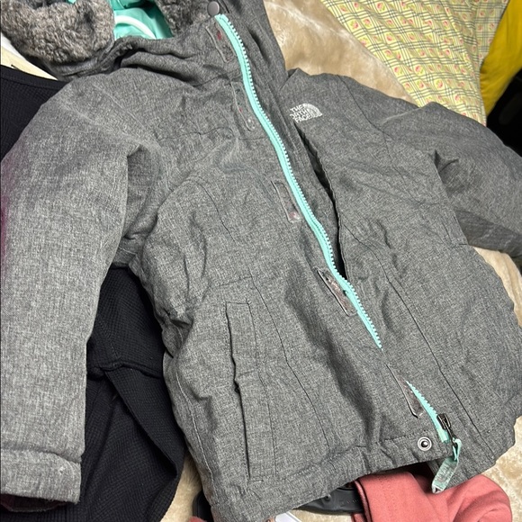 The North Face Kids Grey Jacket - Picture 10 of 11